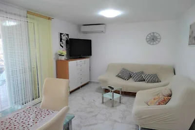 Two Bedroom Apartment with Balcony and Sea...