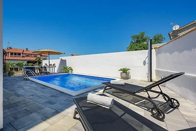 Üppige Wohnung mit privatem Pool