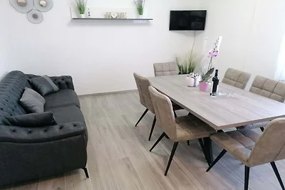 Apartment Ivica - Three Bedroom Apartment wit...