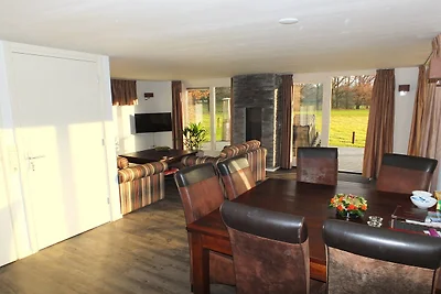 Chalet in Reutum mit Sauna und Natur