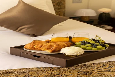 Palais Bourbon Hotel – Suite 21 – 4P –...