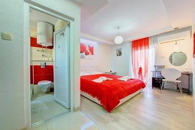 Glory Sanctuary Retreat - Delux Double bed ro...