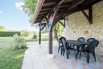 Spacious Holiday Home in Saint-Nexans with...