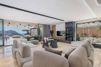 Villa in Kalkan mit Schwimmbecken