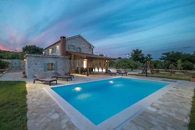 Villa in Posedarje mit privatem Pool