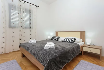 Sunny Elegant Apartments in Trogir - Standard...