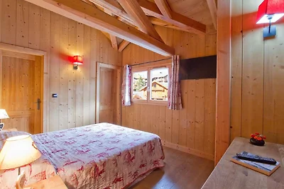 Geräumiges Chalet mit Sauna und Außenpool