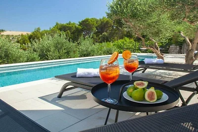 Villa in Krvavica mit Barbecue und Wifi