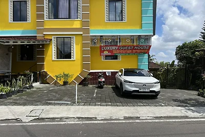 Cozy Deluxe Double Stay with Modern Comfort