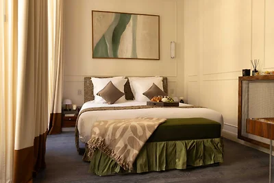 Palais Bourbon Hotel – Suite 21 – 4P –...