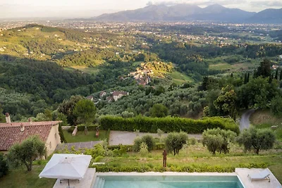 Luxusvilla mit 10 Schlafzimmern in Lucca
