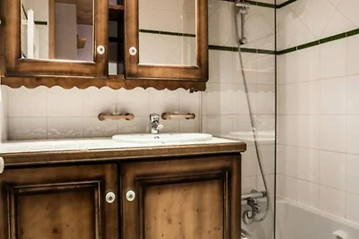 Apartment in Arc mit Zugang zu den Skipisten