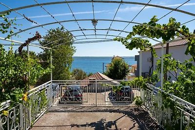 Villa con piscina a sfioro, spa