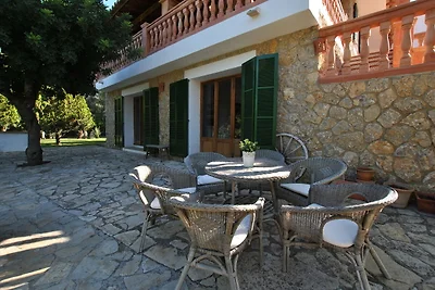 Spaziosa villa ad Alaró con piscina