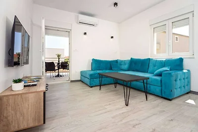 Modern Apartments with Private Balcony - Prem...