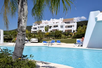 Lussuoso appartamento a Estepona con piscina