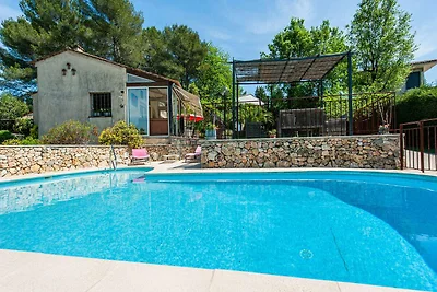 Villa moderna a Mougins con piscina privata