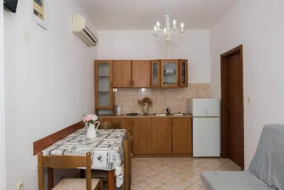 Schöne Wohnung in Brodarica
