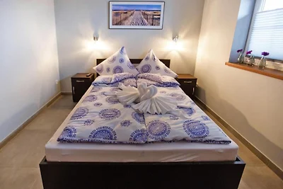 Komfortable Erdgeschosswohnung, Sommerpool