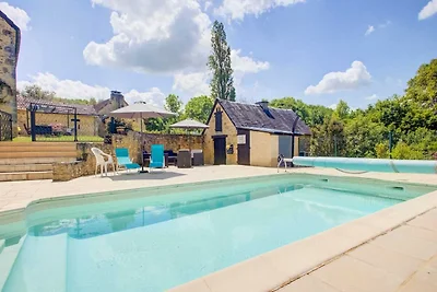 Angenehmes Ferienhaus mit privatem Pool