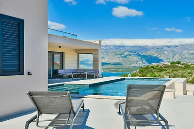 Villa in Vinjerac mit Schwimmbecken
