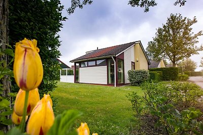 Vrijstaande bungalow in Zeeland aan de...