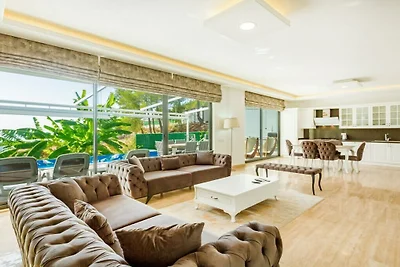 Villa in Kalkan mit Schwimmbecken