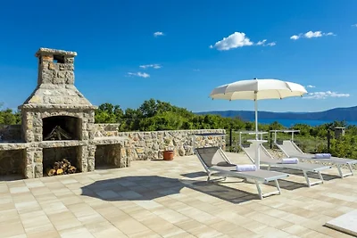 Villa in Krk mit Schwimmbecken
