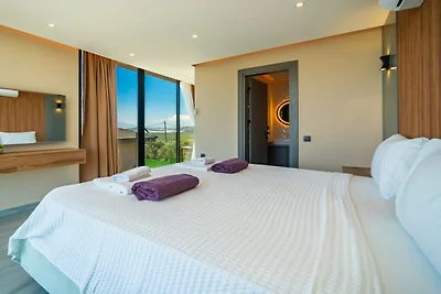 Villa in Kalkan mit Schwimmbecken