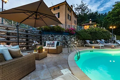 Großzügige Villa in Camaiore mit Terrasse