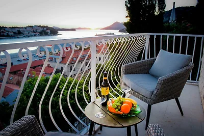 Apartments Tayra - Modern studio apartment wi...