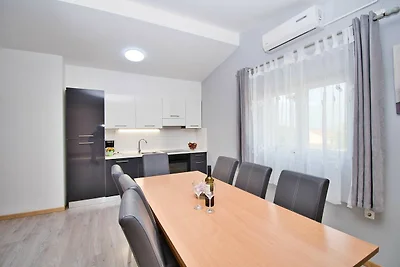 Ferienhaus mit Pool in Visocane