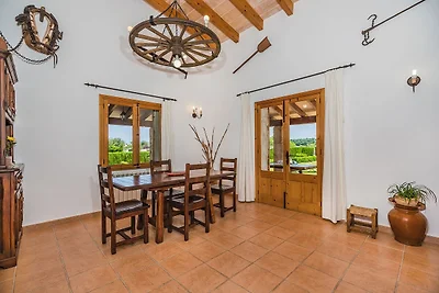 Rustikales mallorcanisches Landhaus mit Pool