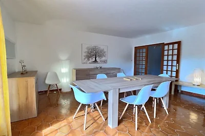 Villa con piscina per 10 ospiti