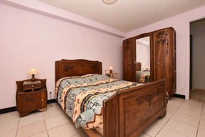 Vakantiehuis met terrassen en mooi uitzicht.
