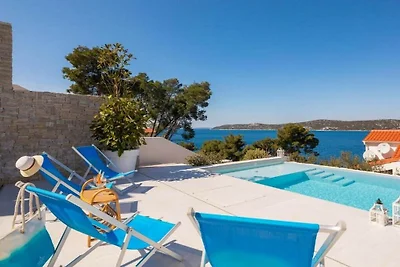 Villa in Grebaštica mit Schwimmbecken