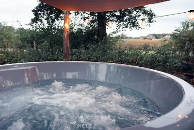 Wellness Lodge met Hottub Haarle