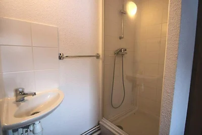 DBAC12 – 2-ZIMMER-WOHNUNG – BALKON – 6 SCHLAF...