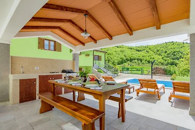 Wohnung in Cerovlje mit Meeresstrand