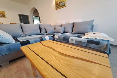 Spacious Urban Retreat Apartment with Terrace...