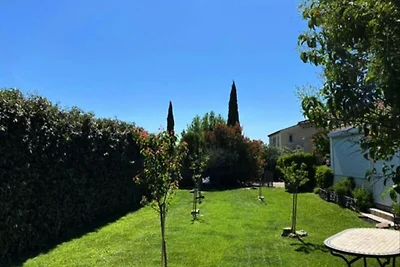 Haus in Pernes-les-Fontaines mit Pool