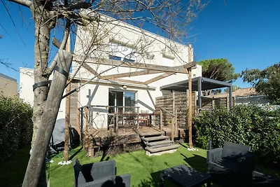 Wohnung in Sérignan mit Garten