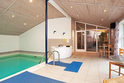 12 Personen Ferienhaus in Væggerløse-By Traum