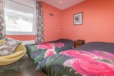 Moderno appartamento a Roses con piscina