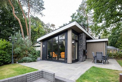 Schönes Chalet mit Kamin, in einem Waldgebiet