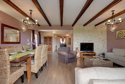 Villa in Rakalj nahe Strände mit Pool