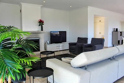 Villa mit beheiztem Pool