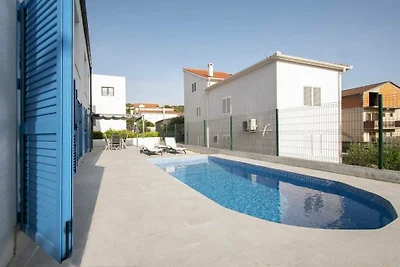Villa Blue Chill