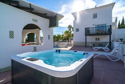 Villa in Nerja mit Pool und Jacuzzi