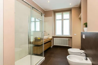 Wohnung in Torino mit Balkon und Parken